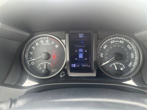 Used 2019 Toyota Tacoma TRD Sport w/ Technology Package RWD image 3