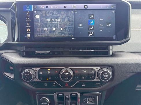 Used 2024 Jeep Wrangler Sport S image 19