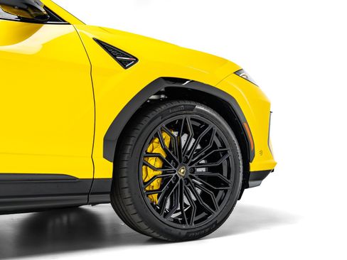 Used 2025 Lamborghini Urus SE AWD/4WD image 19