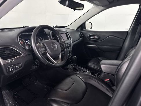 Used 2021 Jeep Cherokee Latitude Plus image 4