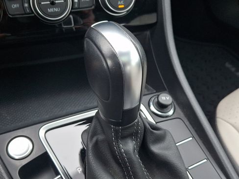 Used 2021 Volkswagen Jetta R-Line FWD image 15