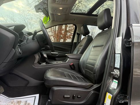 Used 2018 Ford Escape SEL w/ Canadian Touring Package image 10
