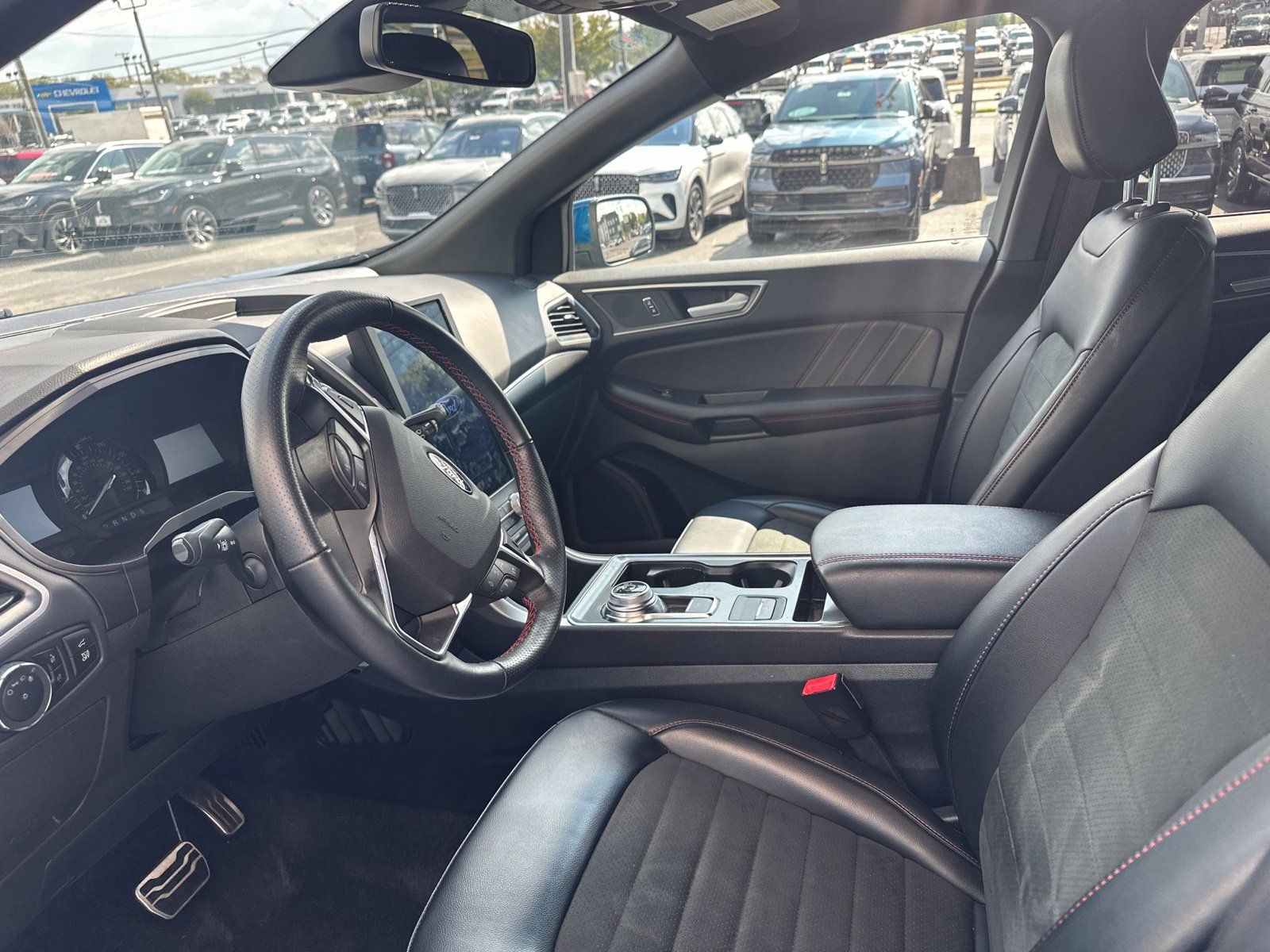 Certified 2024 Ford Edge ST-Line w/ Cargo Accessory Package AWD/4WD image 6