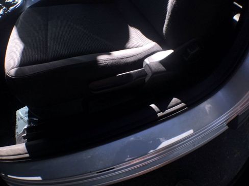 Used 2013 Volkswagen Beetle 2.5 image 13