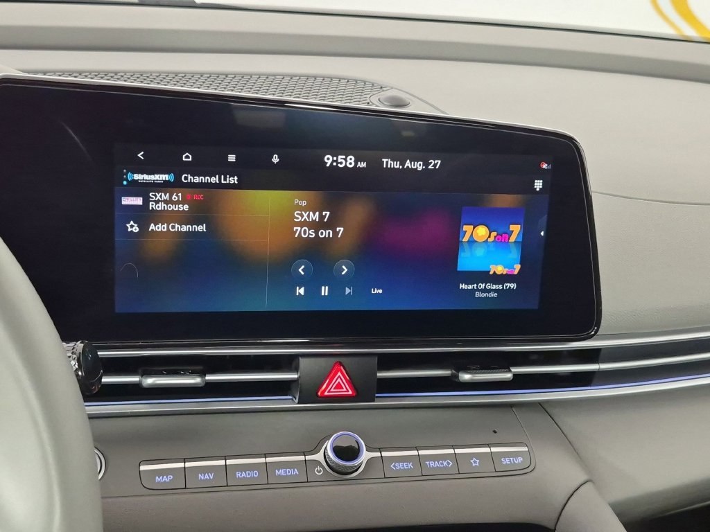 Used 2025 Hyundai Elantra SEL FWD image 25