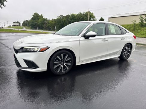 Used 2022 Honda Civic EX image 2