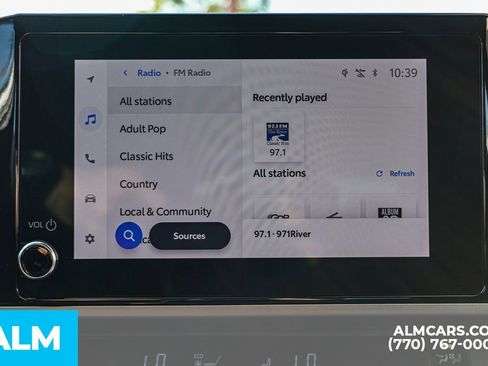 Used 2025 Toyota Camry SE image 40
