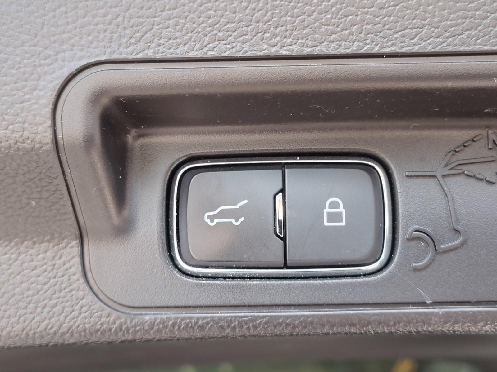 Used 2020 Ford Explorer Limited RWD image 34
