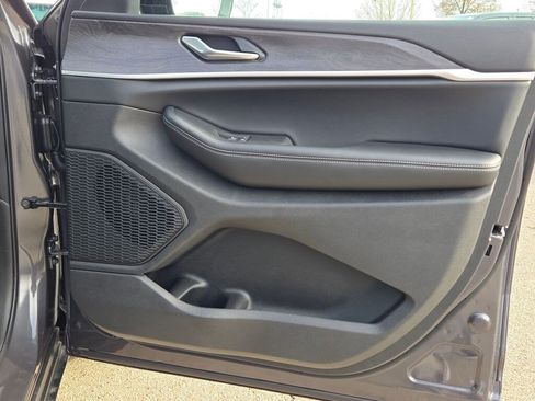 New 2025 Jeep Grand Cherokee L Limited w/ Luxury Tech Group II image 9