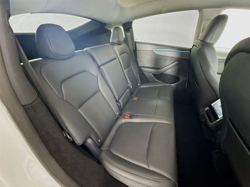 Used 2026 Tesla Model Y 2WD image 17