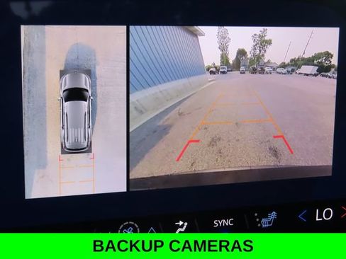 Used 2025 Chevrolet Traverse Z71 w/ Enhanced Driving Package AWD/4WD image 6
