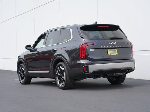 Used 2025 Kia Telluride S AWD/4WD image 5