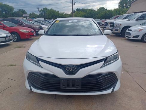 Used 2019 Toyota Camry LE FWD image 2