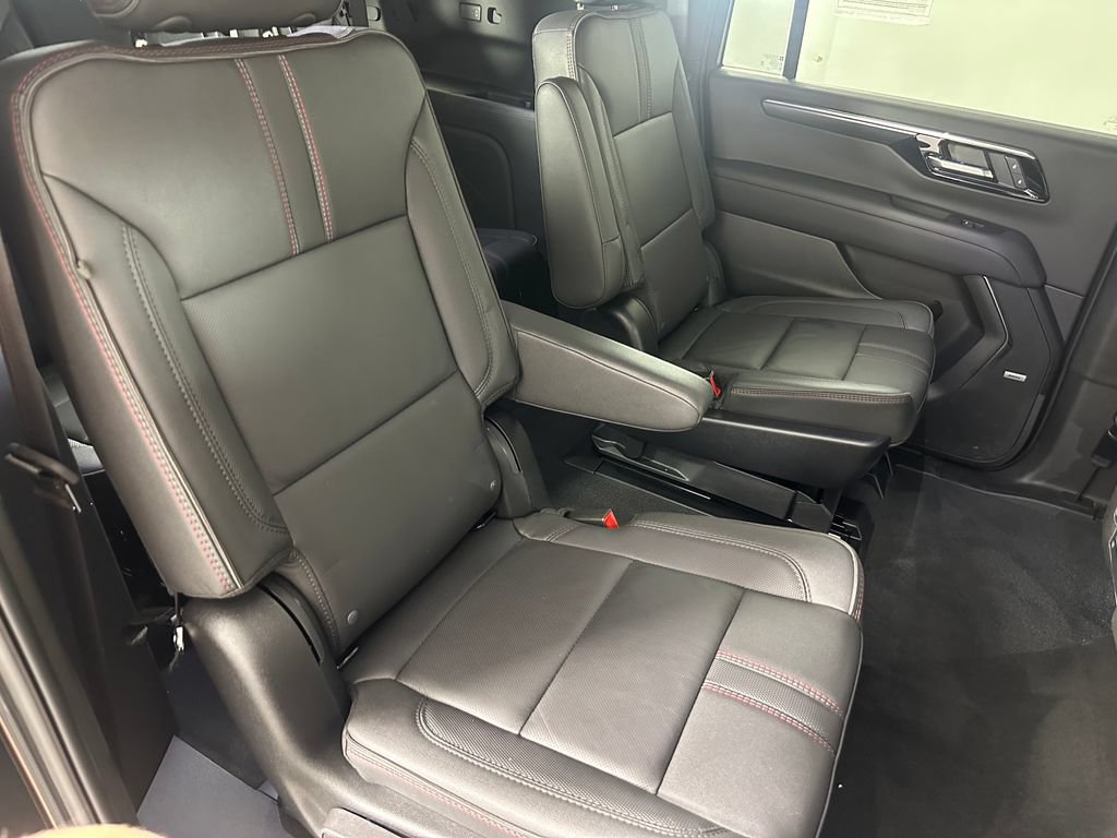 Used 2026 Chevrolet Suburban RST w/ Comfort Package AWD/4WD image 30