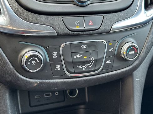 Used 2024 Chevrolet Equinox LT FWD image 20