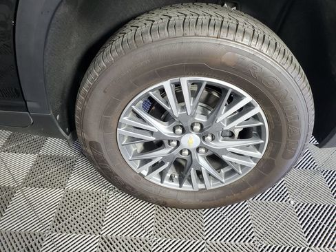 Used 2025 Chevrolet Traverse LT FWD image 30