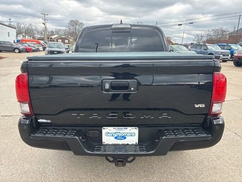 Used 2019 Toyota Tacoma TRD Sport image 7