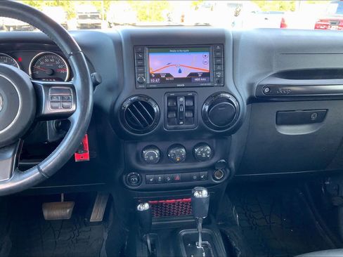 Used 2018 Jeep Wrangler Unlimited Rubicon image 6
