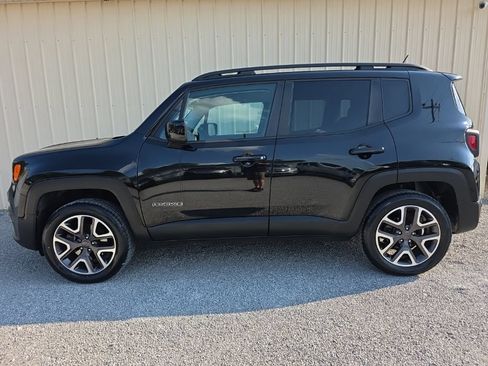 Used 2017 Jeep Renegade Latitude w/ Cold Weather Group AWD/4WD image 11