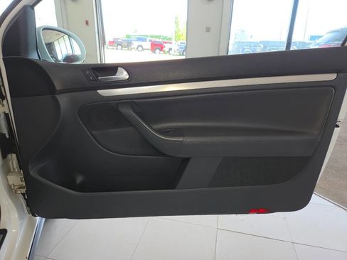 Used 2007 Volkswagen Golf 2-Door FWD image 22