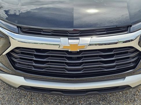 Used 2026 Chevrolet TrailBlazer LT FWD image 3