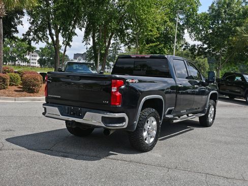 Used 2021 Chevrolet Silverado 2500 LTZ w/ LTZ Convenience Package AWD/4WD image 4