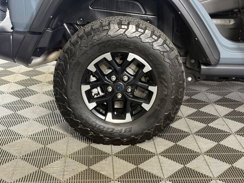 Used 2025 Jeep Wrangler Unlimited Rubicon 4xe w/ Technology Group AWD/4WD image 11