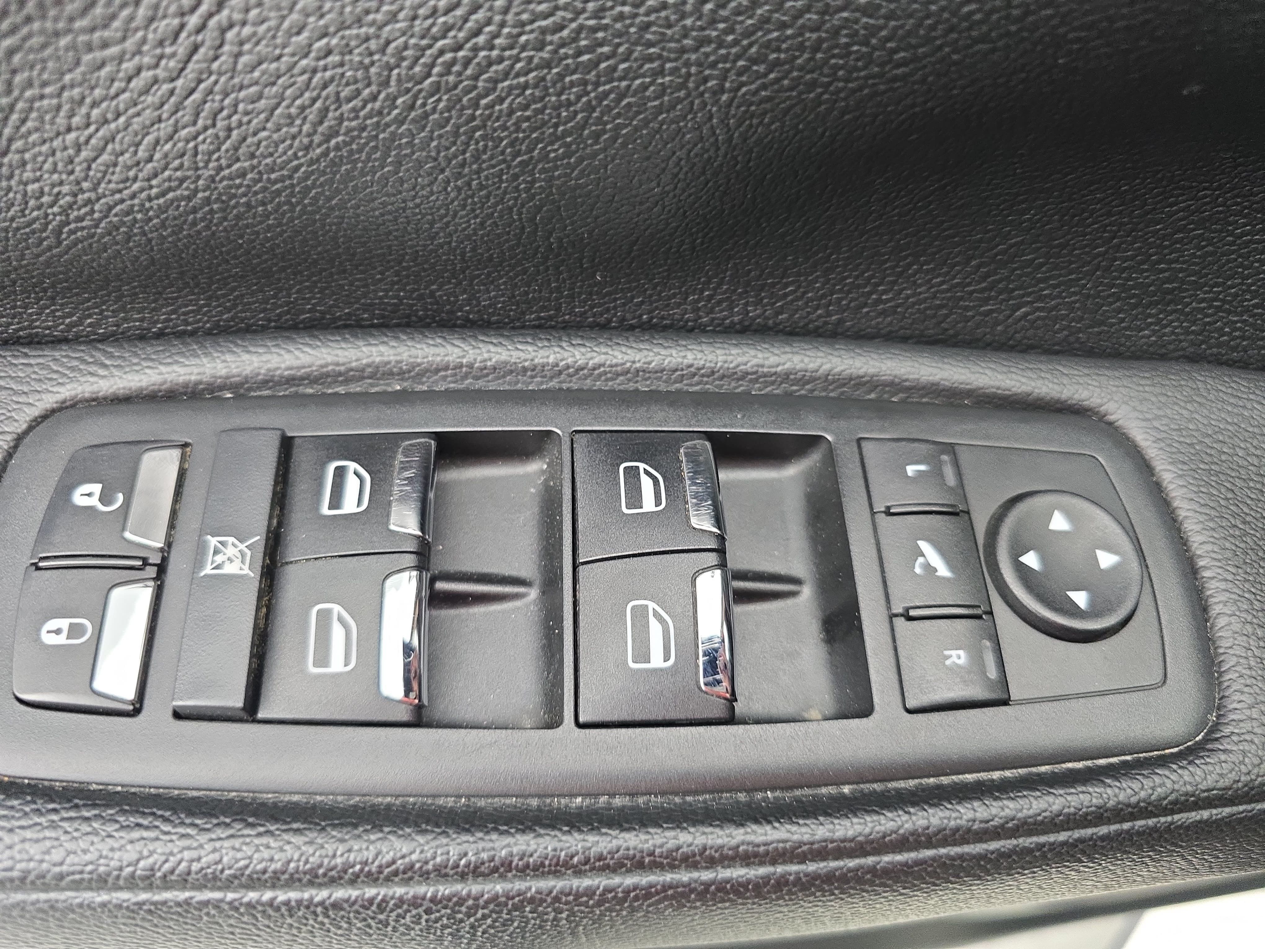 Used 2014 Maserati Ghibli RWD image 27