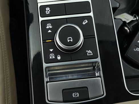 Used 2020 Land Rover Range Rover HSE AWD/4WD image 26