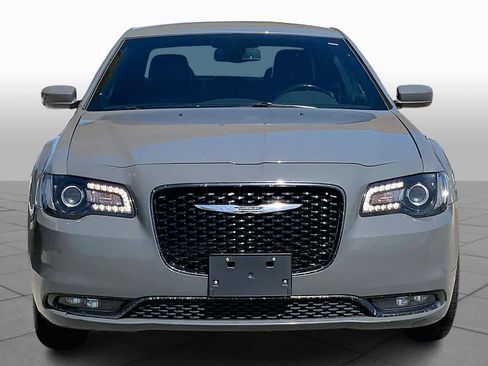 Used 2019 Chrysler 300 S image 4