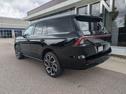 New 2026 Lincoln Navigator Reserve AWD/4WD image 3