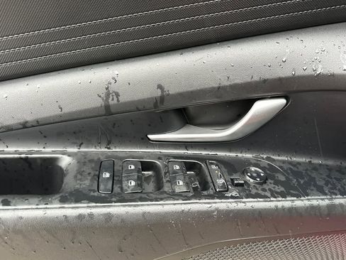 Used 2024 Hyundai Elantra SEL image 13