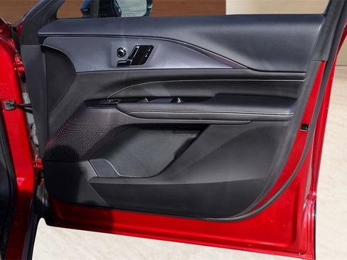 Certified 2024 Cadillac Lyriq Tech w/ Driver Assist Package image 27