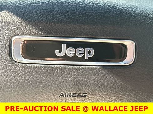 Used 2024 Jeep Grand Cherokee L Altitude AWD/4WD image 30