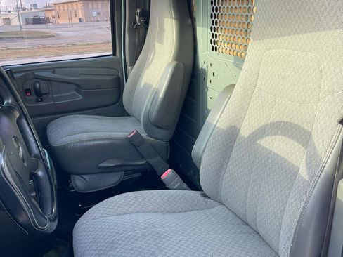 Used 2014 GMC Savana 2500 RWD image 13