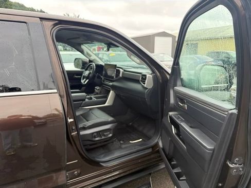 Used 2023 Toyota Tundra Limited AWD/4WD image 34