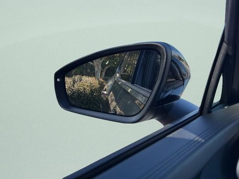 New 2026 Volkswagen Tiguan SE R-Line FWD image 19