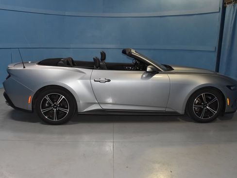 Used 2025 Ford Mustang Premium RWD image 19