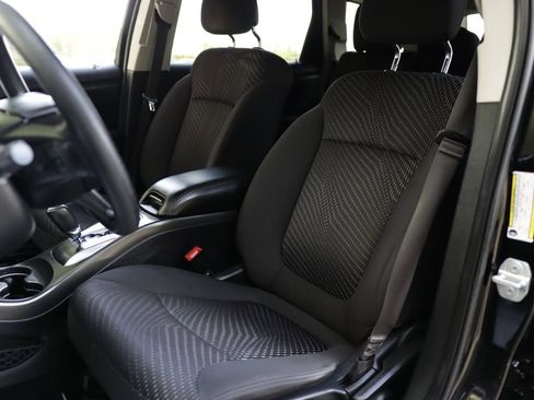 Used 2017 Dodge Journey SE FWD image 19