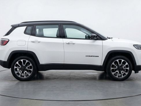 Used 2025 Jeep Compass Limited AWD/4WD image 8