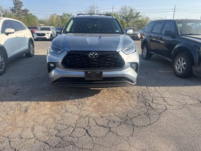 Used 2023 Toyota Highlander XLE