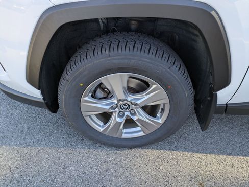 Certified 2022 Toyota RAV4 XLE image 27