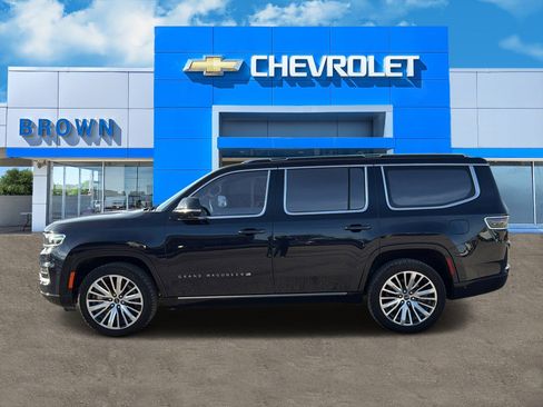 Used 2023 Jeep Grand Wagoneer Series III image 5