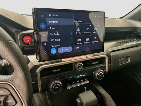 Used 2025 Toyota Tacoma TRD Sport AWD/4WD image 26