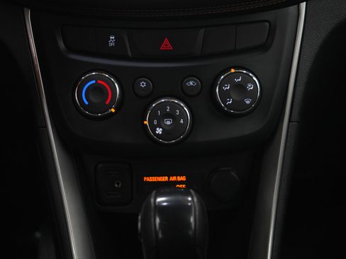 Used 2020 Chevrolet Trax LS FWD image 18