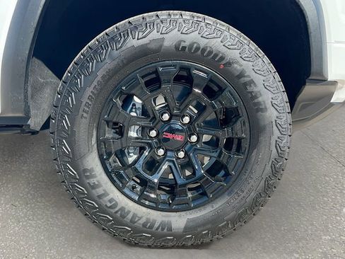 New 2026 GMC Canyon Elevation w/ Convenience Package image 19