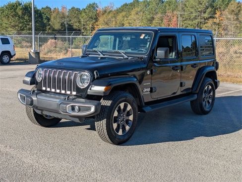 Used 2018 Jeep Wrangler Unlimited Sahara w/ Cold Weather Group image 7