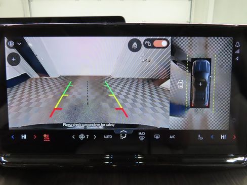 Used 2025 Ford Expedition Max Platinum w/ Platinum Ultimate Package image 16