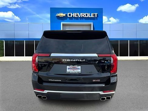 Used 2025 GMC Yukon XL Denali image 4
