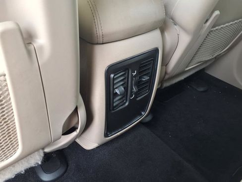 Used 2022 Jeep Grand Cherokee Laredo E image 11